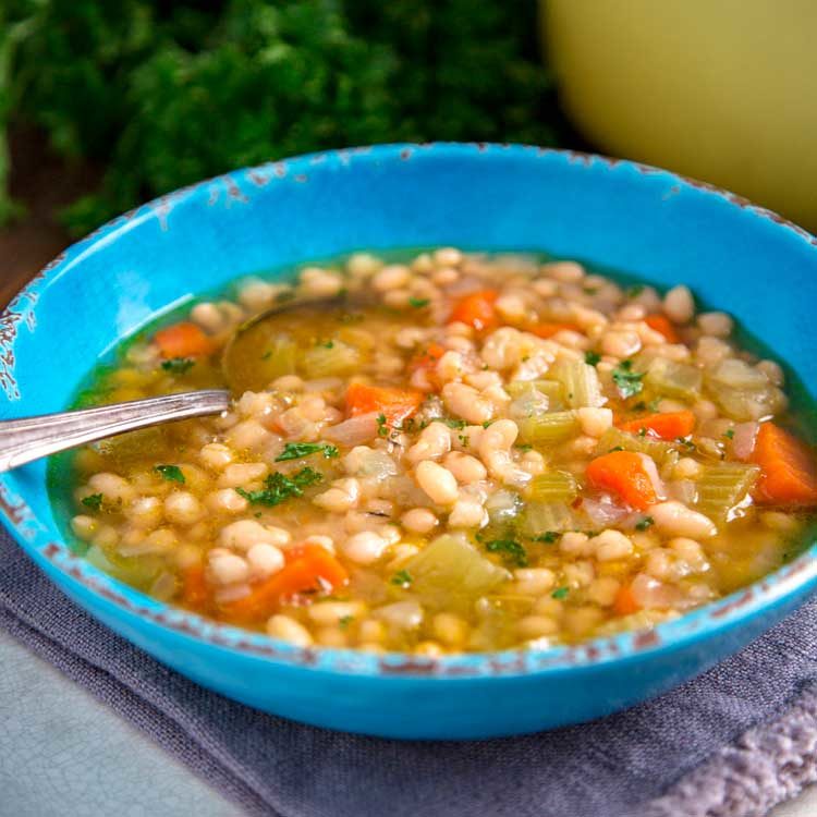 my mom's navy white beans